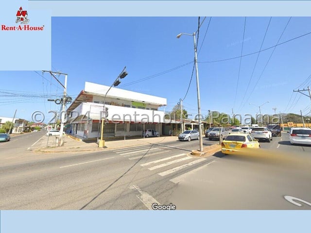 Prime Commercial Space in La Villa de Los Santos